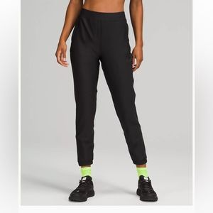 Adapted state fleece jogger Sz 6